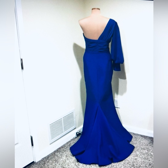 ELLE ZEITOUNE ONE SHOULDER GOWN ROYAL BLUE - Picture 2 of 7